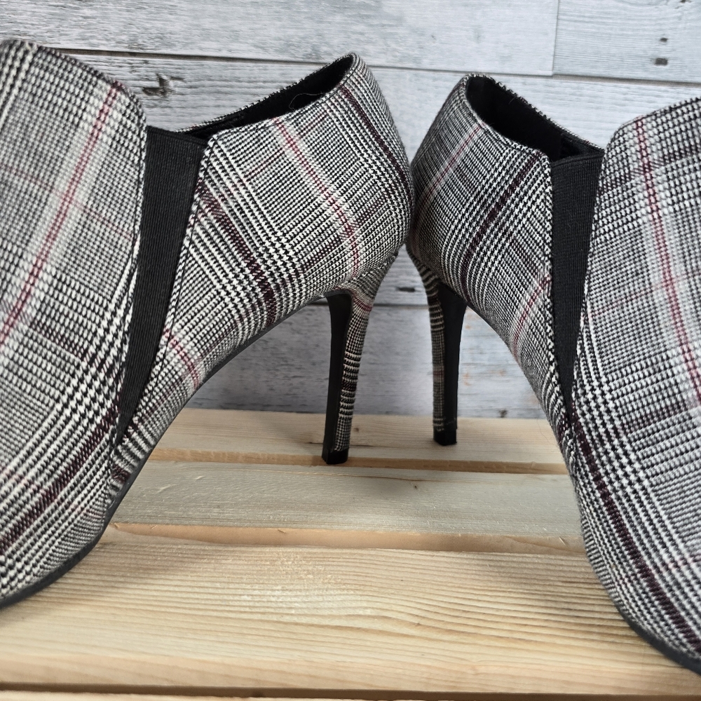 Le Chateau Plaid Slip On Ankle Boots Womens Size 39 - Picture 14 of 15